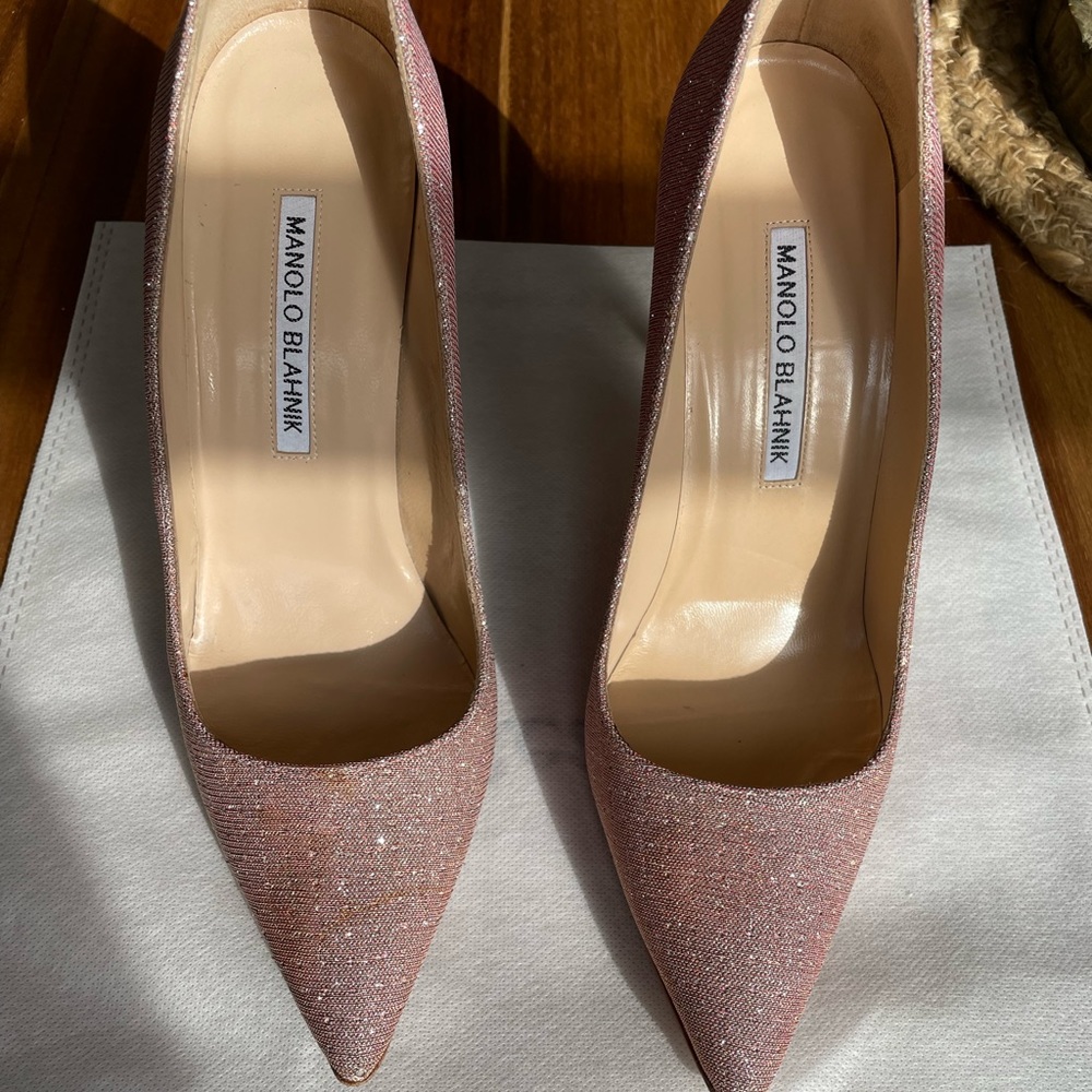 MANOLO BLAHNIK pink sparkly heels